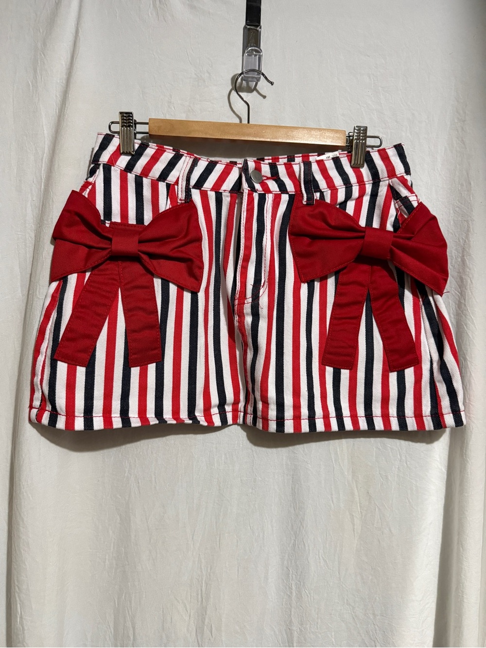 Striped Red & White Bow Accent Women’s mini skirt